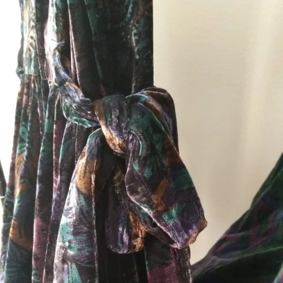 Vintage Victorian Velvet dress for  girls - Picture 5 of 7